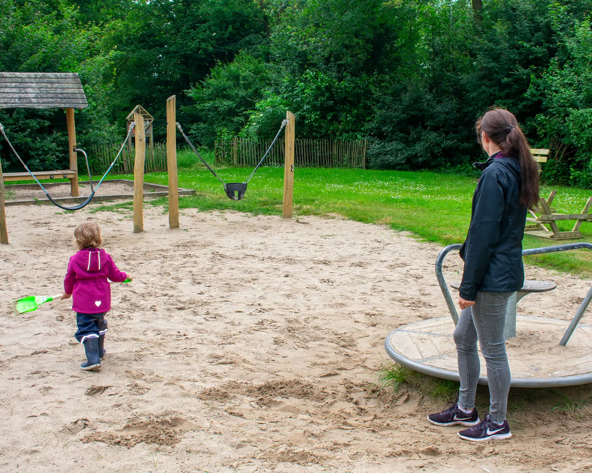 Kind auf dem Spielplatz