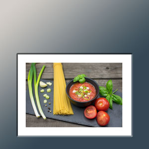 Food Template für Instagram mit einem Foto von einer Tomatensuppe